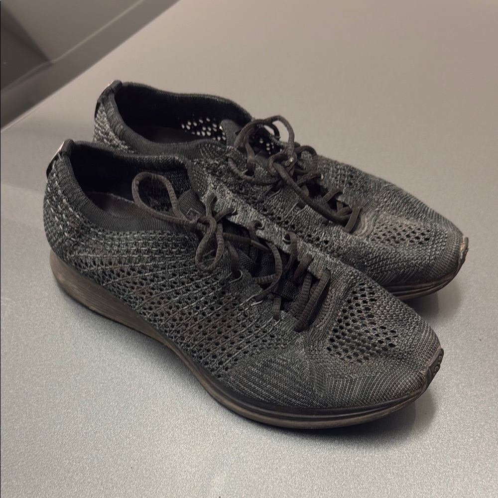 Nike Flyknit Racer Black